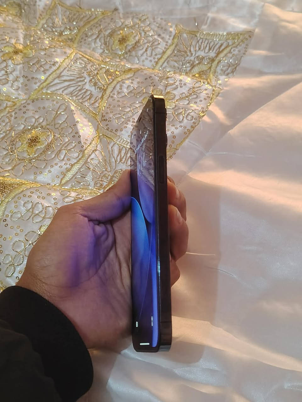 السلام عليكم ايفون 12بر وماكس دبل خط ذاكره 512امبدال بس بطاريه امراوس بهونر اوبيع 425او بيه مجال ***********
