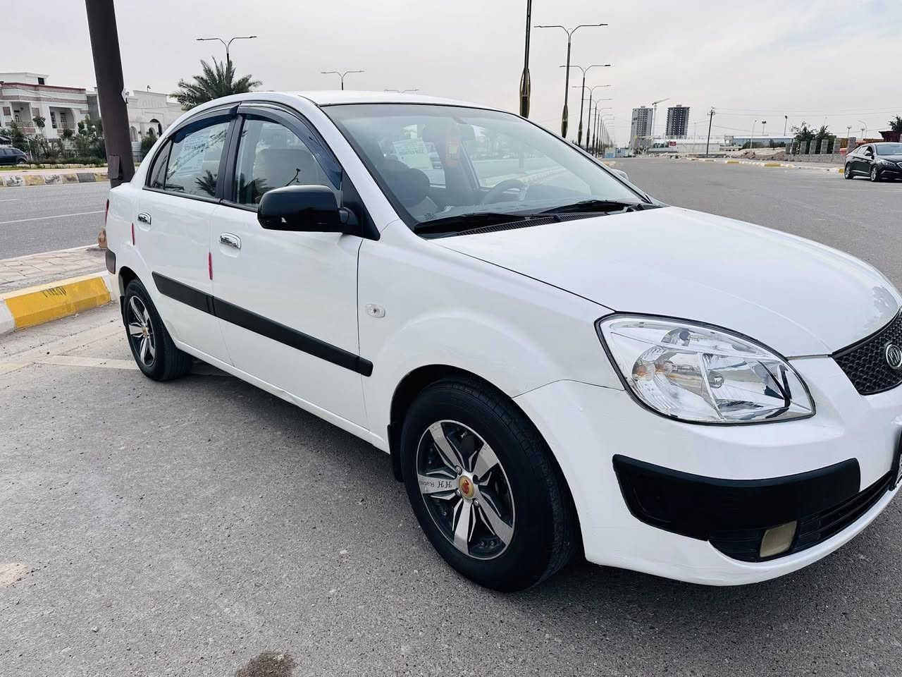 السلام عليكم
كيا ريو محرك1600 تحول ثاني يوم
سياره بيها قطعه صبغ مكفوله من الضربه والتبديل 
كير محرك مكفولات تبريد ثلج حداديه جديده 

#السعر88 وبيها مجال 
الامكان الأنبار الفلوجة 
***********
***********
