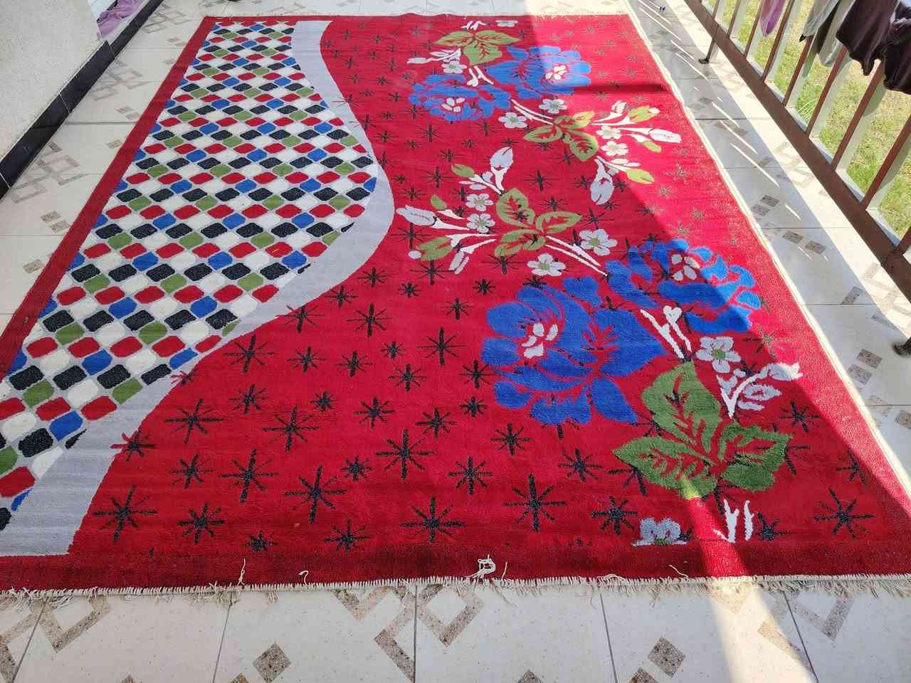 زوليه 3*4للبيع سوريه نوع خفيف سعره 25 العنوان الحمزه الغربي. الجمعية ***********
