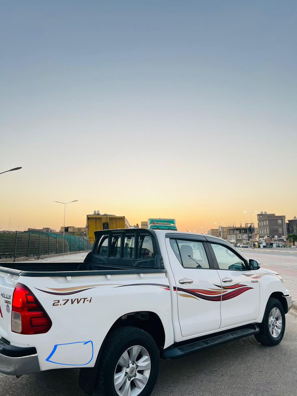 السلام عليكم للبيع بيكم تيوتا هايلوكس مديل 2020كويتي الساير فول اوتماتيك رقم مثنى انكليزي جاهزه السياره مكينه كير حداديه تبريد تخم تاير ما ناقصه برغي سياره فول موصفات سنويه جديده لل29مكفوله كفاله عامه بيه فقط بارد بصيط محدد السعر 249وبيه مجال لاستفسار ***********او ‭0785 047 5461‬
