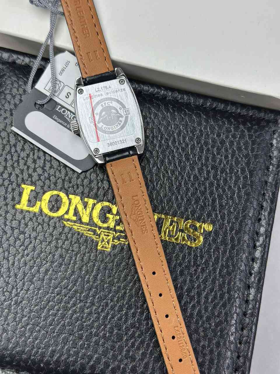 ساعه لونجين نسائي
ماستر كوالتي 
قطعه جداً مميزه
سنتر ثواني منفصل سير جلد طبيعي
مختمه بلكامل 
القطعه ناعمه 
45 على اول تم مع العلبه الاصليه


**إذا كنت صاحب هذا الإعلان وتريد حذفه لأي سبب، رجاءا أرسل رسالة إلى الدعم الفني**