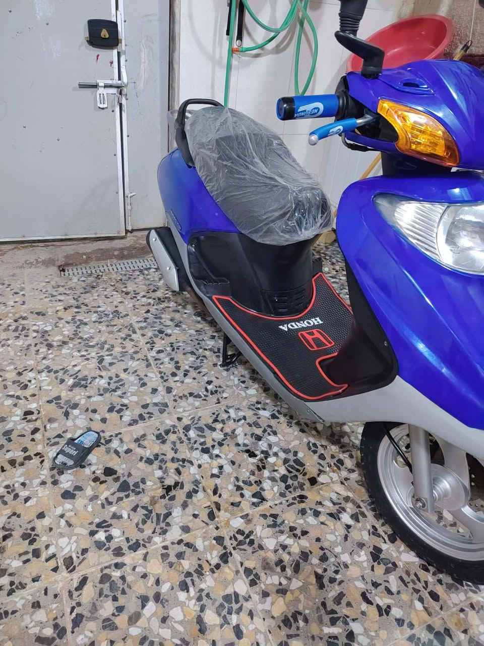 السلام عليكم سبيسي ماليزي للبيع موديل 2022 نضافه فول الإتصال على الرقم ***********
