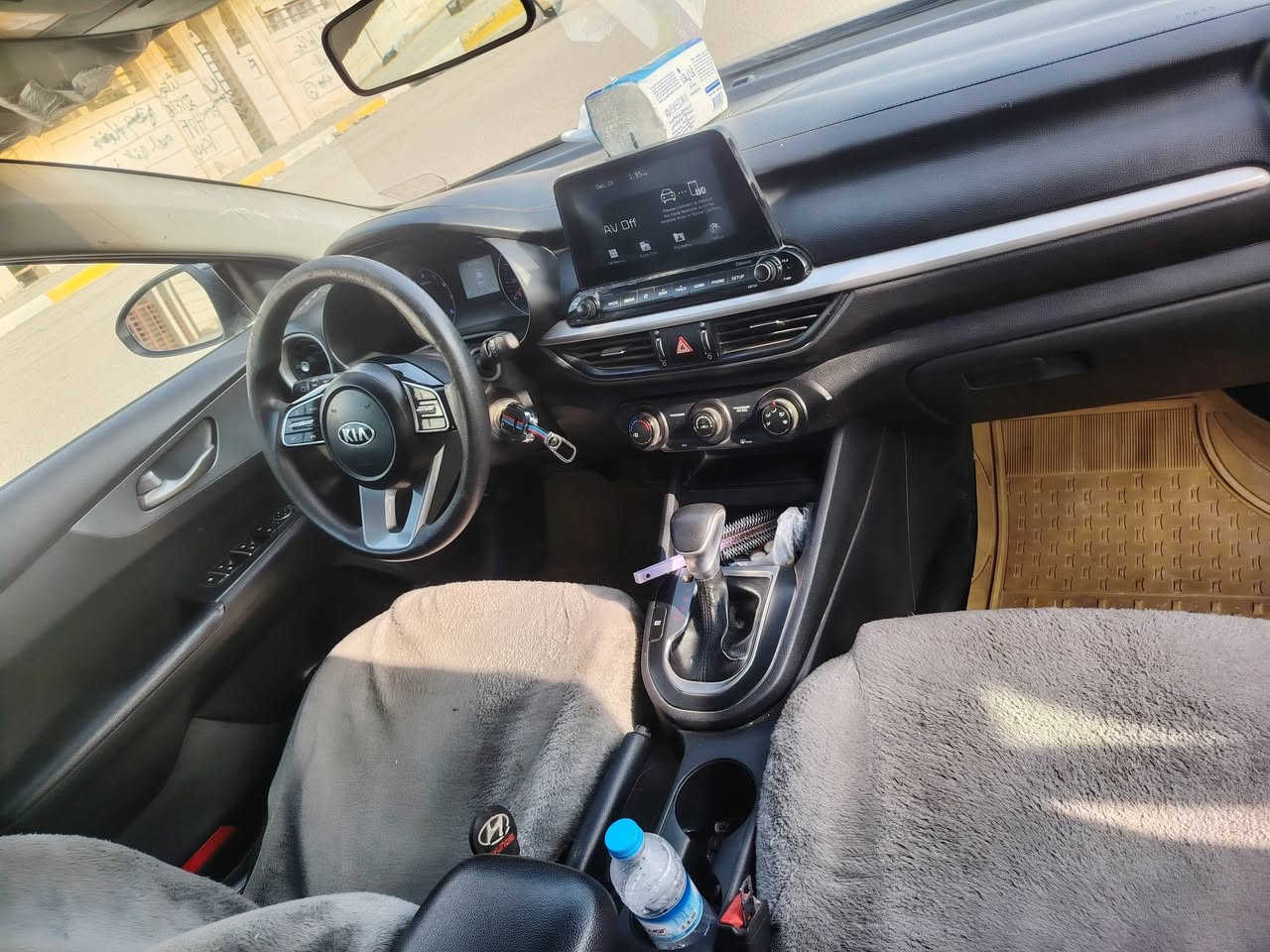 سلام عليكم
فورتي 2020
رقم مثنئ معوقين 
حادثها جاملغ وبنيد بدون عابر 
نص فول 
ماشيه 88الف
مكينه وكير وحداديه خير من الله 
مكان سياره سماوه رميثه 
سعر 125وبيه مجال 
***********
***********
