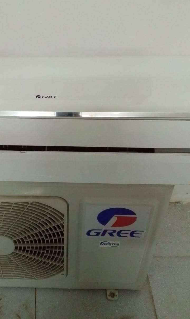 سبلت كري واحد طن انفيرتر اقتصادي اخو الجديد جيب وشد كامل كل غراضه بوري ريمونت حماله السعر ٤٠٠ عنواني البياع بغداد ***********
