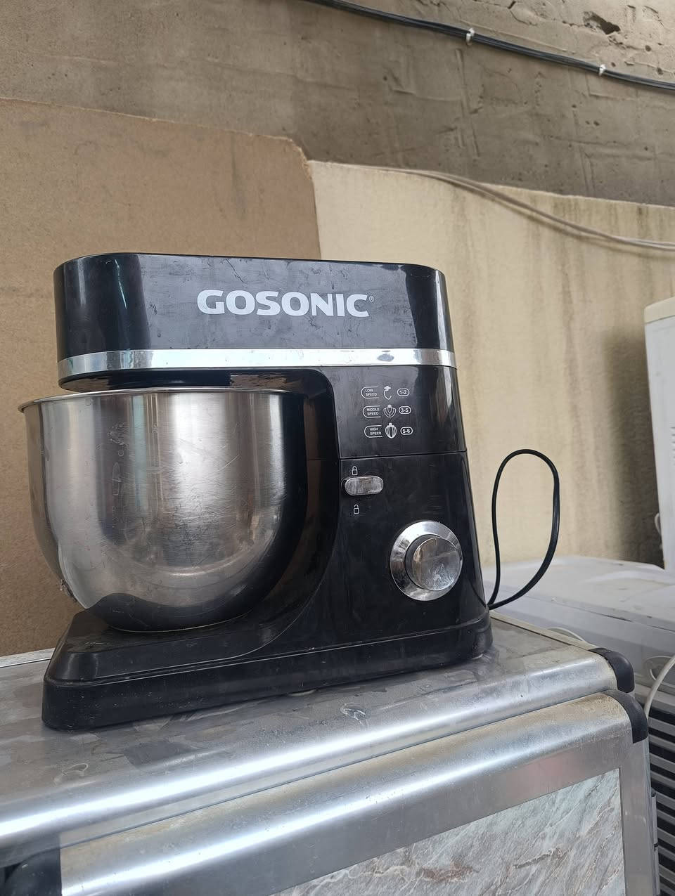 كاونتر ثلاث قطع كرانيت السعر 180- مكنسه كهربائيه السعر 30- عجانه نضيفه السعر 25- باب المنيوم السعر 60-الشراي يتصل ***********-‏‪0750 791 3697‬‏ وادي حجر
