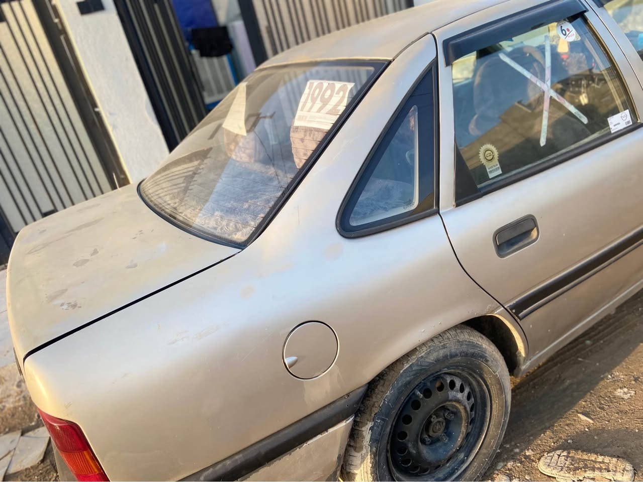 ئوپل فکترا مودیل ١٩٩٢مکینە ١٨ ئوتوماتیک سەنەوی لە ٢٠٢٣بەسەر چوە چوار تایەی تازەی لە بنە هەموو گیانی بەشەرت یەک پارچە لای سیاقەوە تیە گیرو مکینە بەشەرت بەشەرتی فحس گورینەوەش دەکەم 
ناونیشان کەرکوک دەروازە 
ژمارەی موبایل
*********** كركوك, العراق
