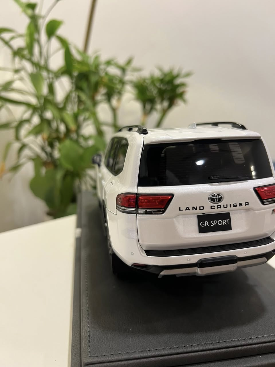 مرحبا اصدقائي
خميسكم مبارك😎
من النوادر انتاج 2027
من شركة LCD
حجم1:18 
Land cruiser GR 
السعر 235$🔒🙏🏼


**إذا كنت صاحب هذا الإعلان وتريد حذفه لأي سبب، رجاءا أرسل رسالة إلى الدعم الفني**