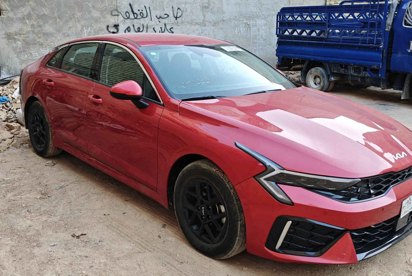K5==2025
ماشيه 23m

السياره نضيفه الچاملغ راجع بارد بدون صبغ ونص البنيد رش 

السعر 180
***********
