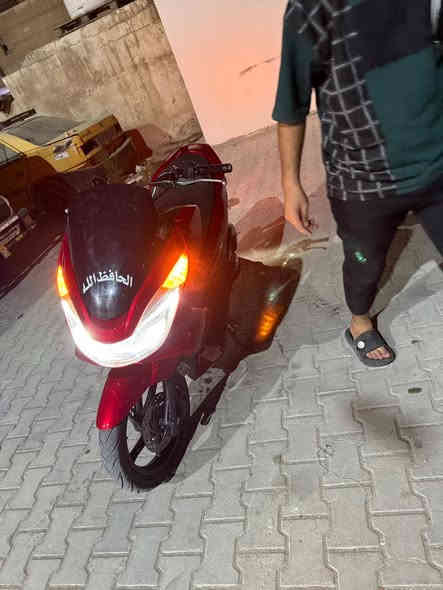 سلام عليكم 
بي سي اكس الجيل الثاني ياباني جي اف 
مكينة 150مكفولة من الشخط ✅✅
حساس ستان ✅
حساس زدحام ✅
دبل شارة ✅
الدراجة مكفولة ✅
ماشية 45✅
عنواني بغداد الزعفرانية 
***********
