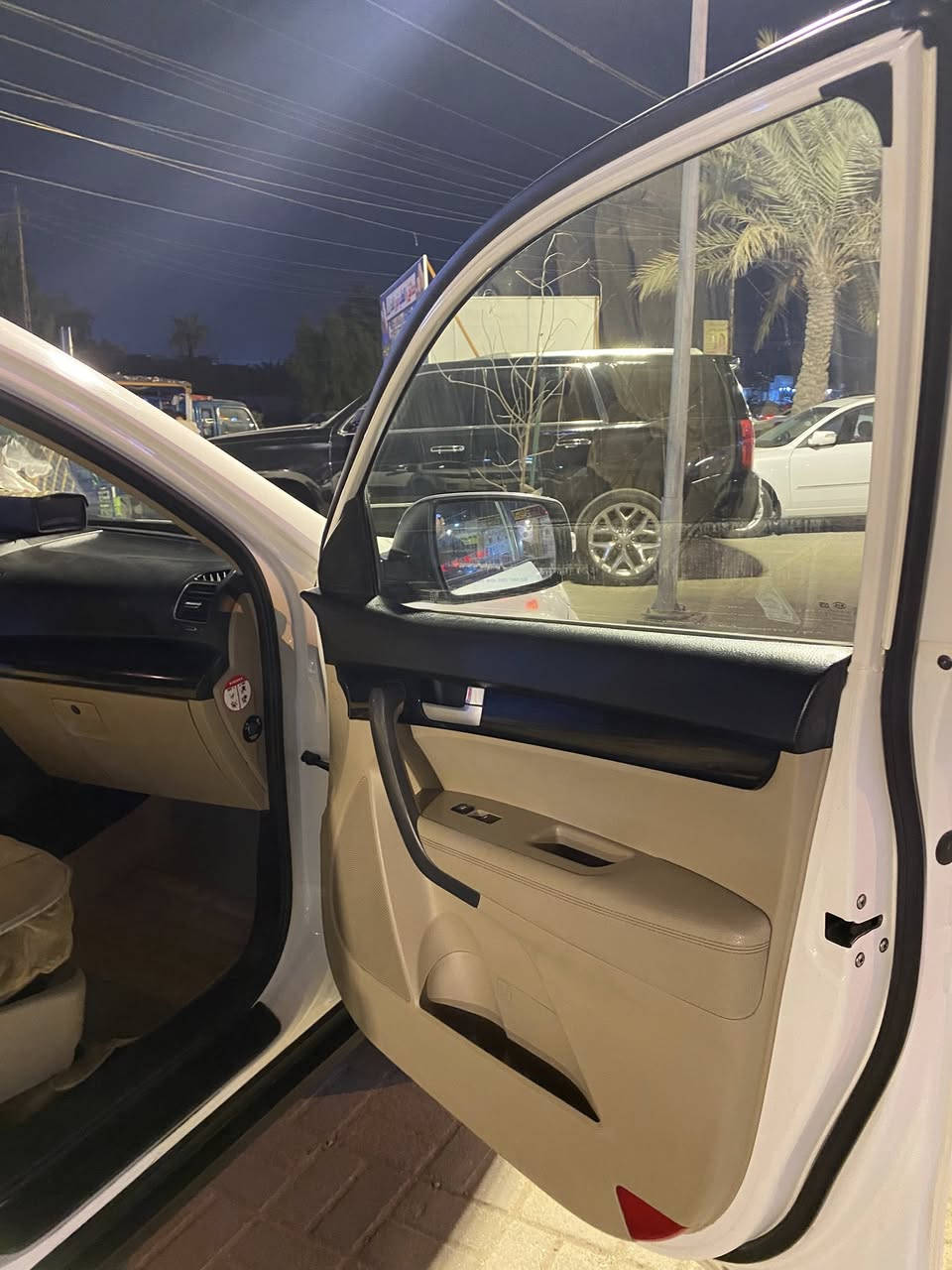 السلام عليكم
سورنتو موديل 2015
استلام شركة دوليه 7راكب 
محرك 2400
بيها تكحيل اثر شخوط جاملغ خلفي 
كير محرك فول 
3 قطع تبريد تتدفه فول 
تحكم ستيرن 
مري شفط  
اشاره ترحيب 
لايت لد  
ماشيه 104
رقم بغداد 
مكاني بغداد الدوره 
باسمي ثاني تحويل
السعر 155 بيها مجال بسيط حك الجيه 
الرقم ***********
مكلف بلنشر
