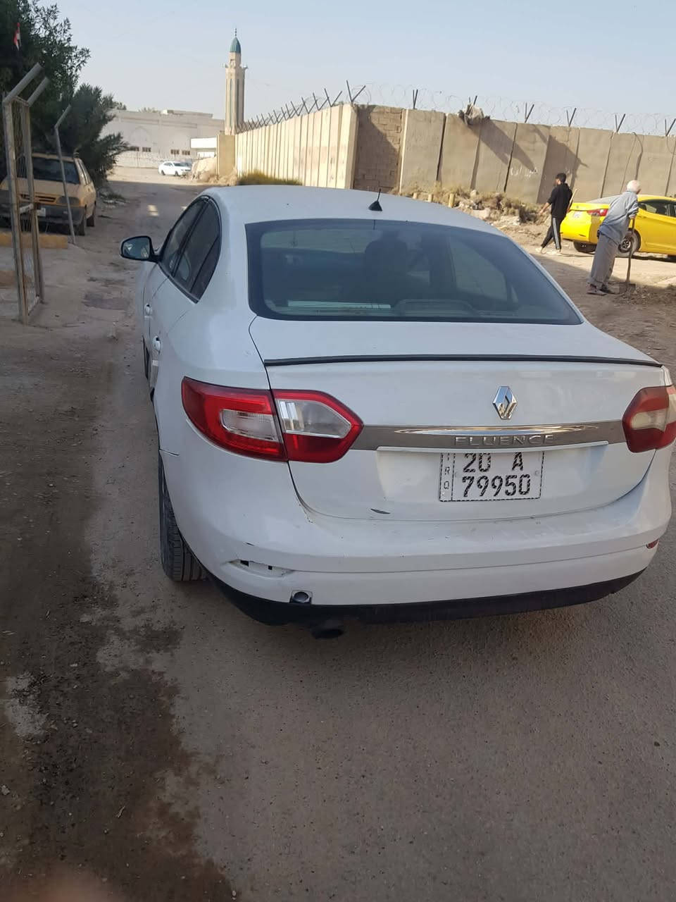 سلام عليكم من رخصة الادمن رينو فلونس موديل 2016  رقم ديالى انكليزي باسمي سنوية لغاية 2031 هزة جديدة يوم 7\1 مكينة وكير كامري ابو الجف جيدة جدا دبلات امامية وطوبات ودرايم شفتات وبولبرنات كلها جديدة دواخل نظيفة دوشمة كشنات وارضية جلد كهربائيات كاملة تدفئة شغالة تبريد نقص راديتر فقط حادثها بنيد وجاملغ بدون دواخل السعر 54 ورقة او مراوس مكاني الدورة حي الصحة للاستفسار واتساب ***********  رجاءا اذا ما تعجبك او تشوفها غالية اعبر المنشور وادعيلي بالرزق بغداد, العراق
