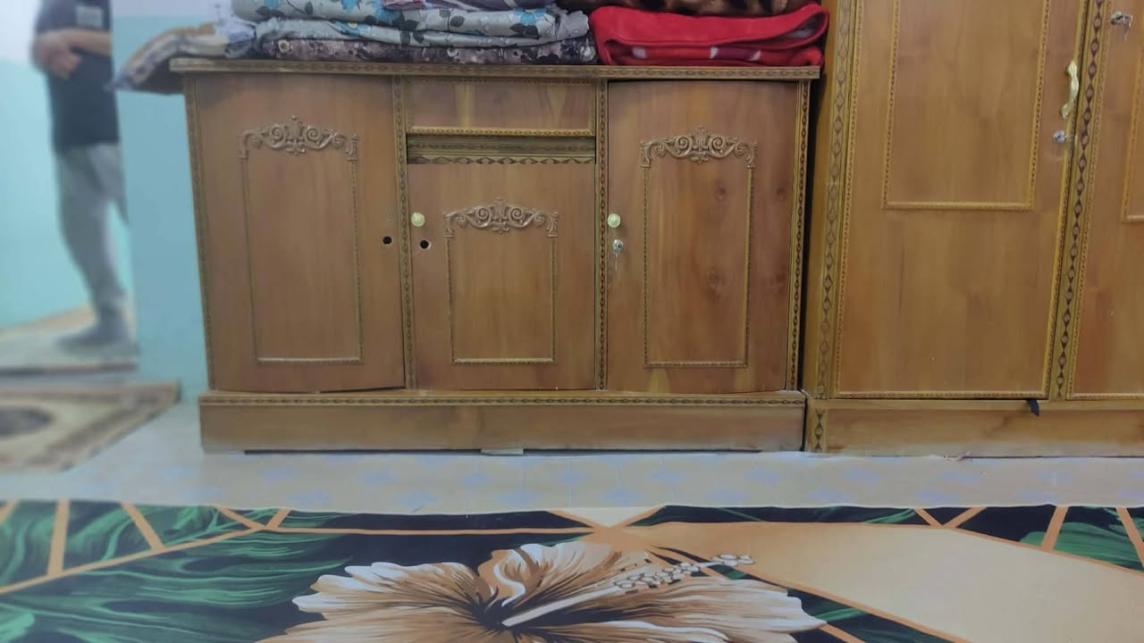 غرفه مستعمله وكنتور بابين وبوفيه كلمن وسعره


**إذا كنت صاحب هذا الإعلان وتريد حذفه لأي سبب، رجاءا أرسل رسالة إلى الدعم الفني**