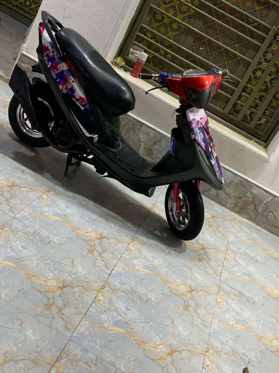 السلام عليكم
عدله جاهزه كلشي شغال بس نقص هورن وبگ لايت ب الكهربائيات شغاله سلف وهندر بيها مكينة 55 
ناصريه مركز 
سعرها 500 
***********
