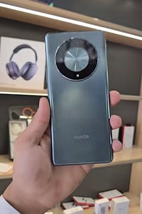 موبايل هونر x9b للبيع مبايل جداً نضيف مثل ما تشوف بالصور سعره ١٧٠ مستع...