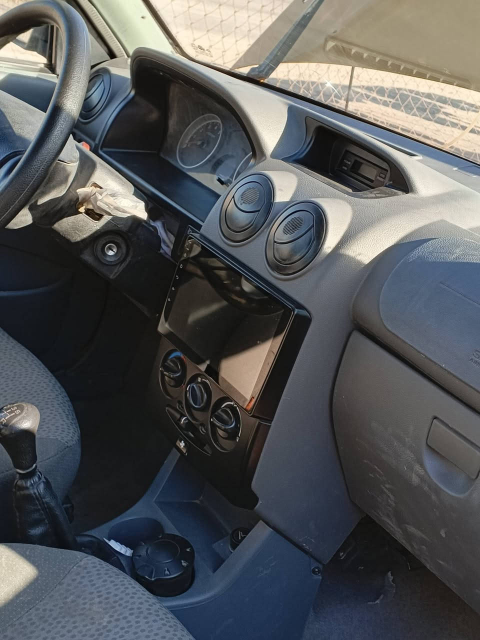 سلام عليكم سياره سايبه خمسه و عشرين ماشيه 70 بيه بنيد مبدل ***********
