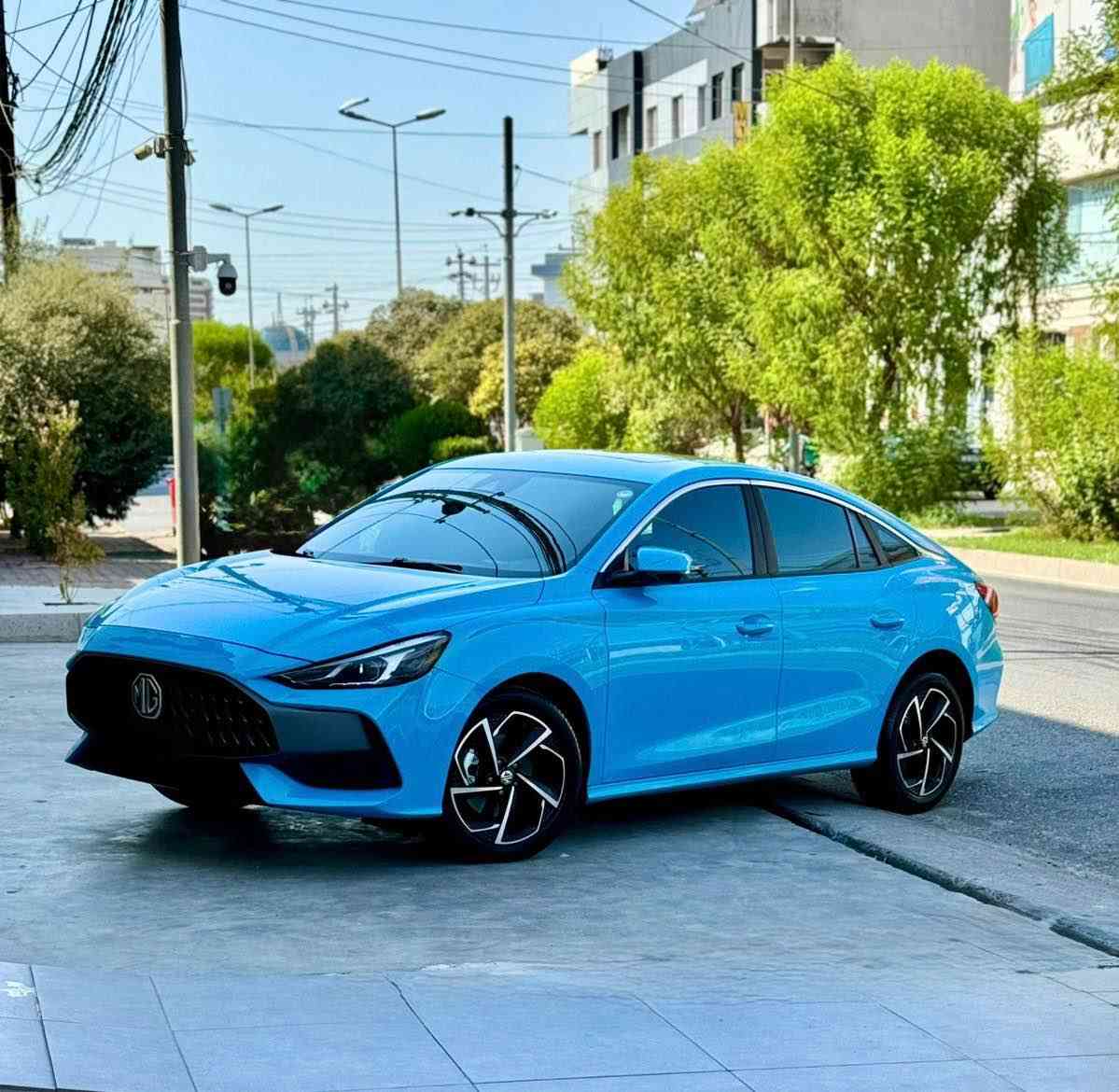 MG GT 2022 
فول فول موصفات باقي من ضمان 4 سنوات كير محرك كهربايات كل صيانه شهريه ودوريه امويسله بل شركة وباقي بل ضمان مابيه اي ضرر او ملاحظه سياره مايشه 72.000
مقود قابل التعديل فئة الكامل مواصفات Luxury
شاشة 10 انش مع نظام بلوتوث محرك 1.5 تيربو
تحكم بالمقود ناقل سرعة دبل كلتش 7 سرعات
مداخل USB مع شاحن قوة المحرك 173 حصان
مدخل كهرباء 12 فولت عزم الدوران 275 نيوتن متر
Android Auto مصابيح نهارية LED
Apple Car Play مصابيح خلفية LED
نظام تحذير الخروج عن المسار مرايا جانبية كهربائية
4 كاميرات مع حساس خلفي اشارات في المرايا الجانبية
نظام تحذير الاصطدام الأمامي مرايا قابلة للطي كهربائيا
عادم مزدوج ( دبل اكزوزت) مقود من الجلد
فتحة سقف مكابح توقف الكترونية EPB
دواسات بنزين وبريك معدنية رياضية مكابح انتظار الكترونية Auto Hold
ارضيات MG ABS
جنط 17 من الالومنيوم نظام الثبات الالكتروني ESP
اطارات ميشلان نظام توزيع قوة الكبح EPD
مصابيح امامية LED نظام مكابح المنعطفات CBC
مقاعد جلد رياضية نظام مراقبة ضغط الهواء في الاطارات
شاشة عدادات 12.3 انش تكييف الكتروني ثنائي المنطقة
مقعد سائق كهربائي ب 6 حركات فتحة تكيييف خلفي
مقعد راكب يدوي ب 4 حركات نوفذ كهربانية
6 وسائد هوائية مثبت سرعة
نوفذ كهربائية مع فتح واغلاف اوتوماتيكي 
لجميع النوافذ ناقل سرعة في المقود (بادل شيفتر)
نظام الاضاءة التلقائية بصمة تشغيل
سعره 129$ بيه مجال بسيط مكان سيارة اربيل 
*********** أربيل, العراق
