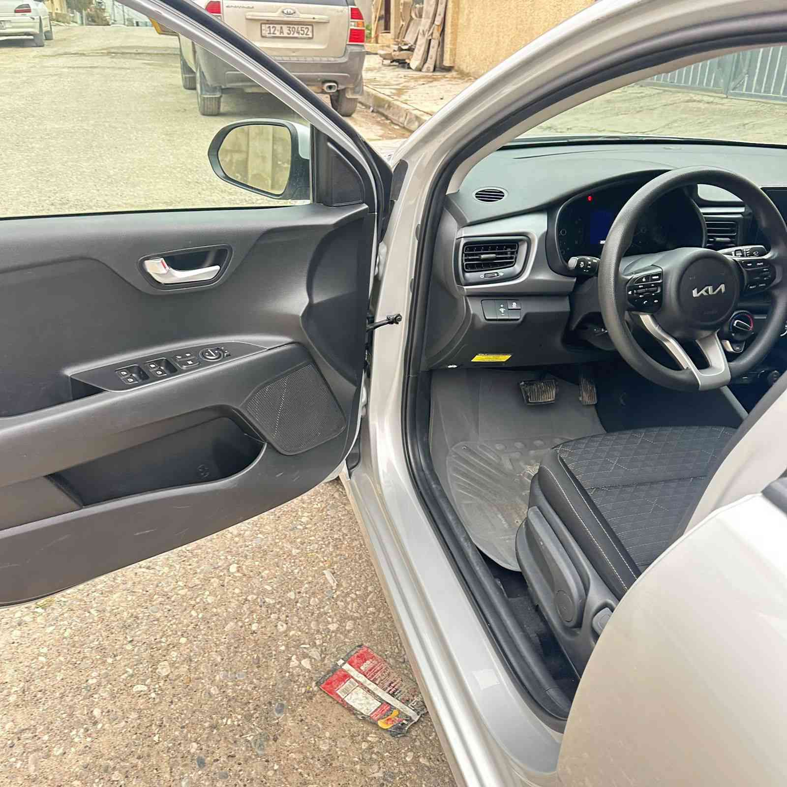 السلام عليكم 
كيا ريو 2023 للبيع حادث خفيف بدون ايرباك
رقم وسنوية جديد هزة جديده مواصفات نص فول معروفه 
سعرها 128$ للتواصل ***********
***********
