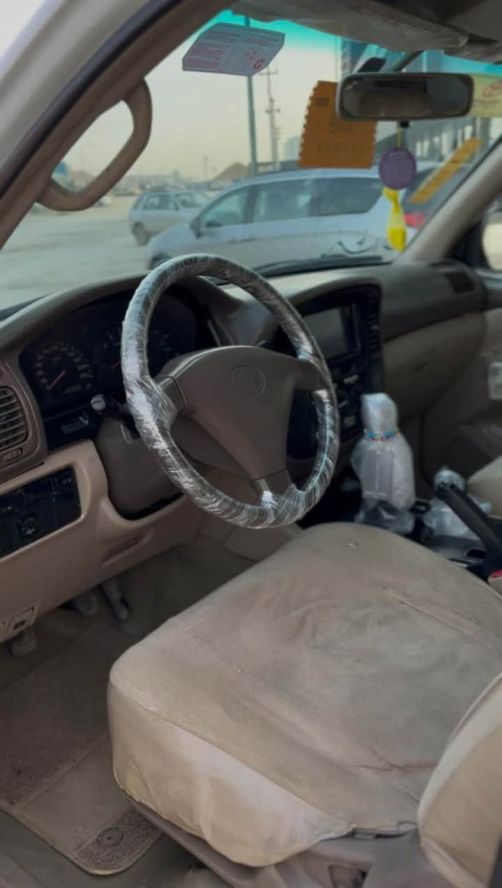 سڵاو لە هەمو لایەک تکایە هەمو زانیاریەکانم نوسیوە گەر مشتەری نیت پەیوەندی مەکە 
مۆنیکا ٢٠٠١   ٣ڕوبع پێش تەبەڵە گێڕ و مەکینە بە شەرت 
تەبریدی لەسەر سویچ 
شاشە و کامێرای بۆ دانراوە 
دەبڵی بە شەرت ئەکسلی قوفلی لەسەرە 
سەیارەکە وەرگەڕاوە پێش و پشتی هیچی نیە 
٤ تایەی لۆکی لە ژێرە 
٣٠٠$ غرامەی لەسەرە سەنەوی ٢٠٢٥ بەسەر چوە 
نرخی ٩٠ گەڵا و معامەلەیەکی کەم 
*********** أربيل, العراق
