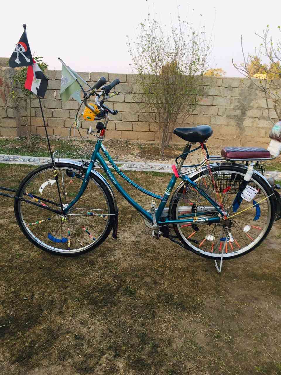 السلام عليكم بايسكل للبيع ماشالله نضافه فول كير وحساس مرتب لون مميز ترتيب فول مثل ال بل صور كير شغال حساس شغال السعر 110بعد تفاصيل خاص+***********
