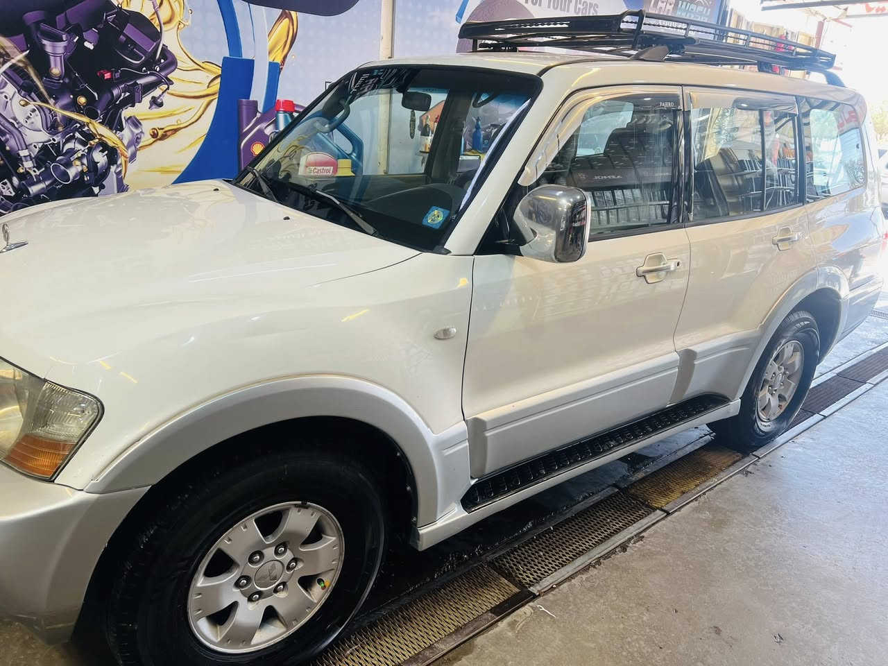 السلام عليكم
للبيع فقط 

باجيرو موديل 2006 
رقم قادسية دولي بآسمي 

كير محرك كفالة عامة
صبغ الترايش الداير فقط 
صبغ شبر جاملغ الخلفي فقط 

حدادية كفالة عامه
تبريد ثلج 
اخوان السياره بلاديه اي نقص مابيه 

السعر 105 وبيه مجال قليل للشراي 

النجف الاشرف 

‭0783 833 1901‬
