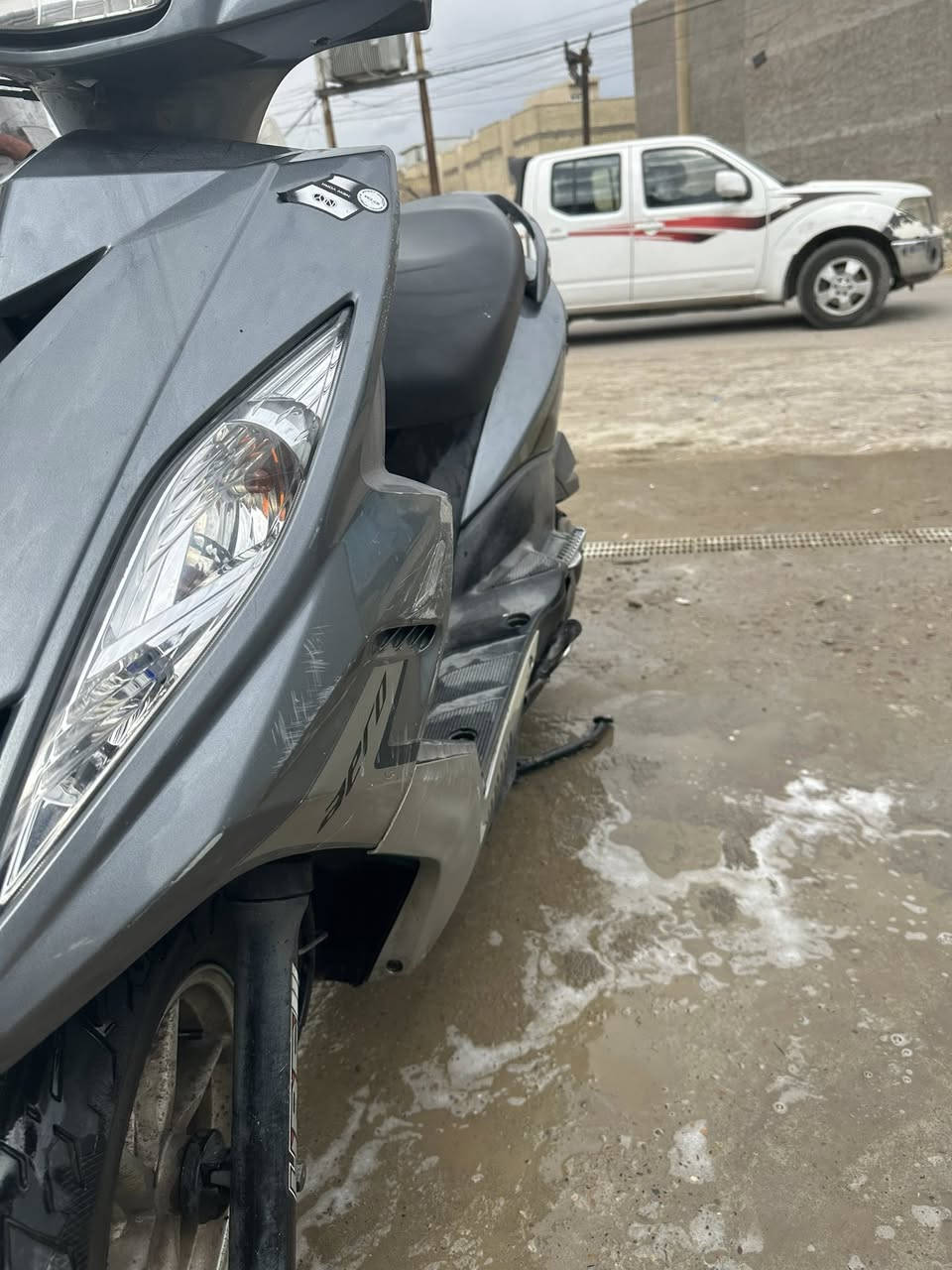 السلام عليكم دراجة جئ تي آر حديث مثل مموضح بل صور دراجة خير من الله مموكفتني بشارع ابد بيه شخوط بسيطة جيب 20 فيار وتعال إذا بيها شي اخذها بلاش سعرها مليون و100 وبيها مجال قليل حك الجية عنوان شعب حي البساتين رقمي واتساب فقط ***********
