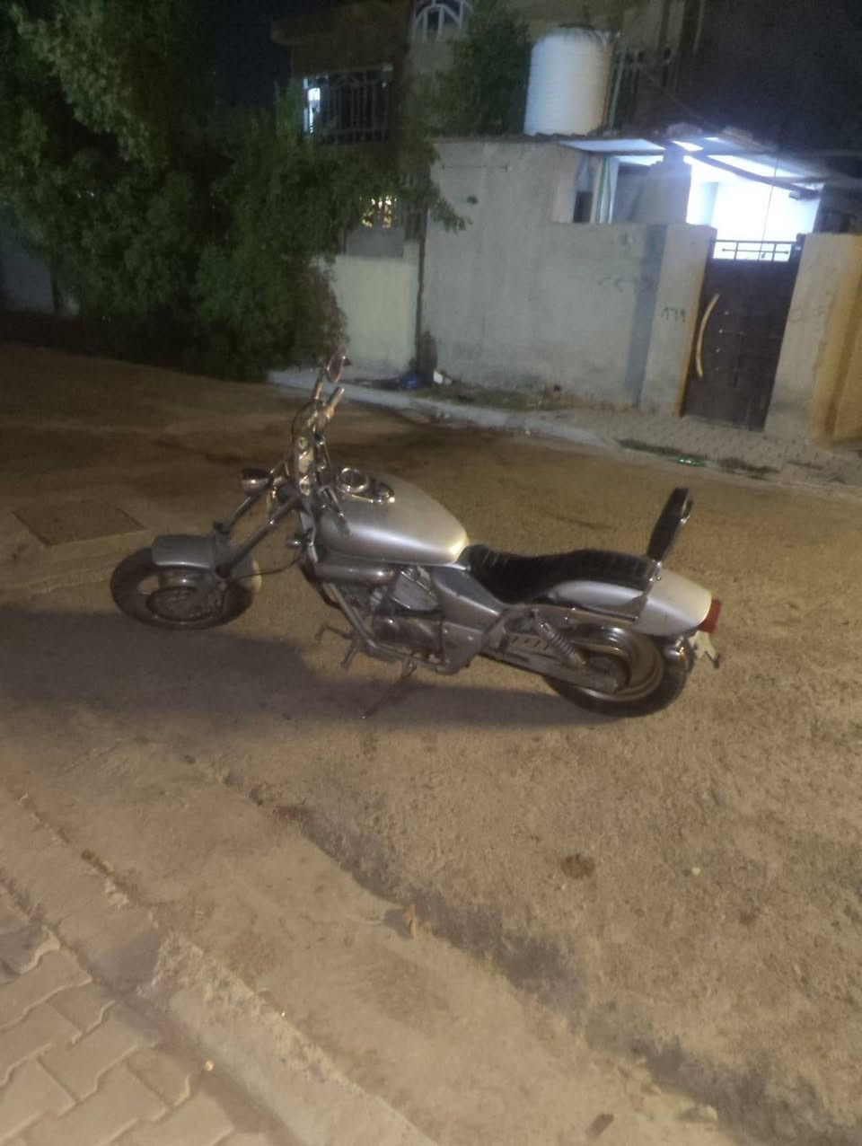 السلام عليكم
اخوان هوندا Magna 250
دراجه كفاله عامه
مراوس بدراجه مال دلفري مرقمه
دايون إيراني اي دراجه مرقمه
بغداد المدائن
اذا دايون نضيفه انطي فرق
الاستفسار ***********
