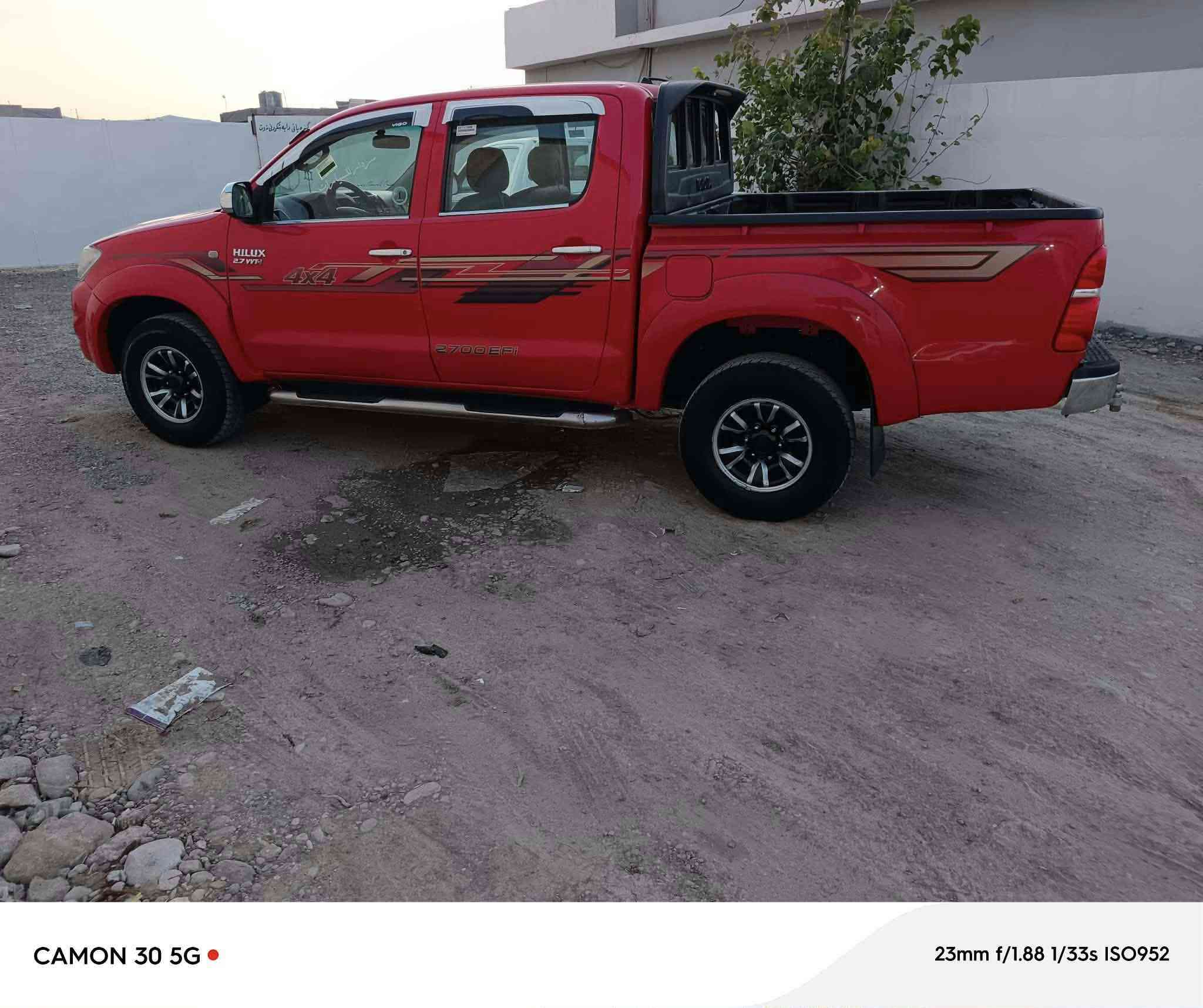 مەرزیە 2011
سەیارەکە یەک پارجە و نیوی هەیە بێ ناو گرتن
هیچی تری پێوە نیە
گێر و مەکینەی بەشەرەت 
هەر جوار تایەی تازەیە سەنەوی تازەیە
سەیارەکە ماڵی دۆسته
سعر157$
ژمارەی خاوەنی
***********
***********
