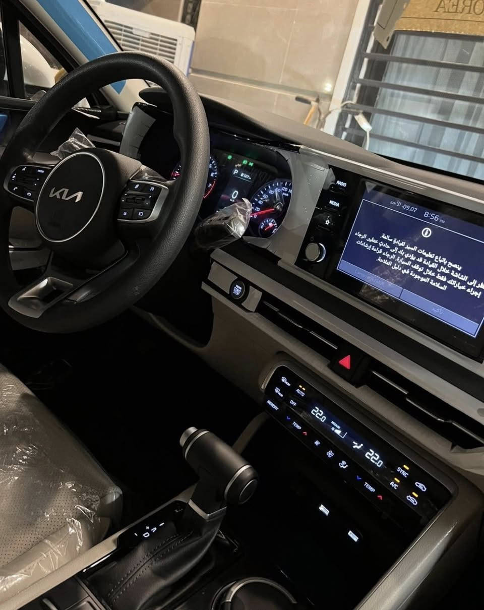 كي فايف خليجيه مكفوله.  كفاله عامه سبيره ما نازل
محرك 2000 دوش

  سياره رقم ربيل جديد  بسم شركت راوي

 ماشيه 38

  جديد كلش

 سعر 217 بيه كجال قليل. مكاني بصره
***********
