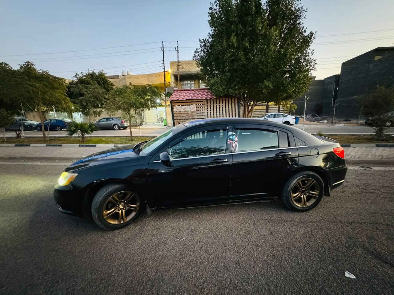 اسلام عليكم للبيع 200C
موديل 2013 حادثه جاملغ وبنيد فقط

كير مكينه صدر تخم تاير كله جديد 

منضومة تبريد كله جديد 

العنان بغداد شهداء البياع 

السعر 73$وبيه مجال حك الجيه 

***********
