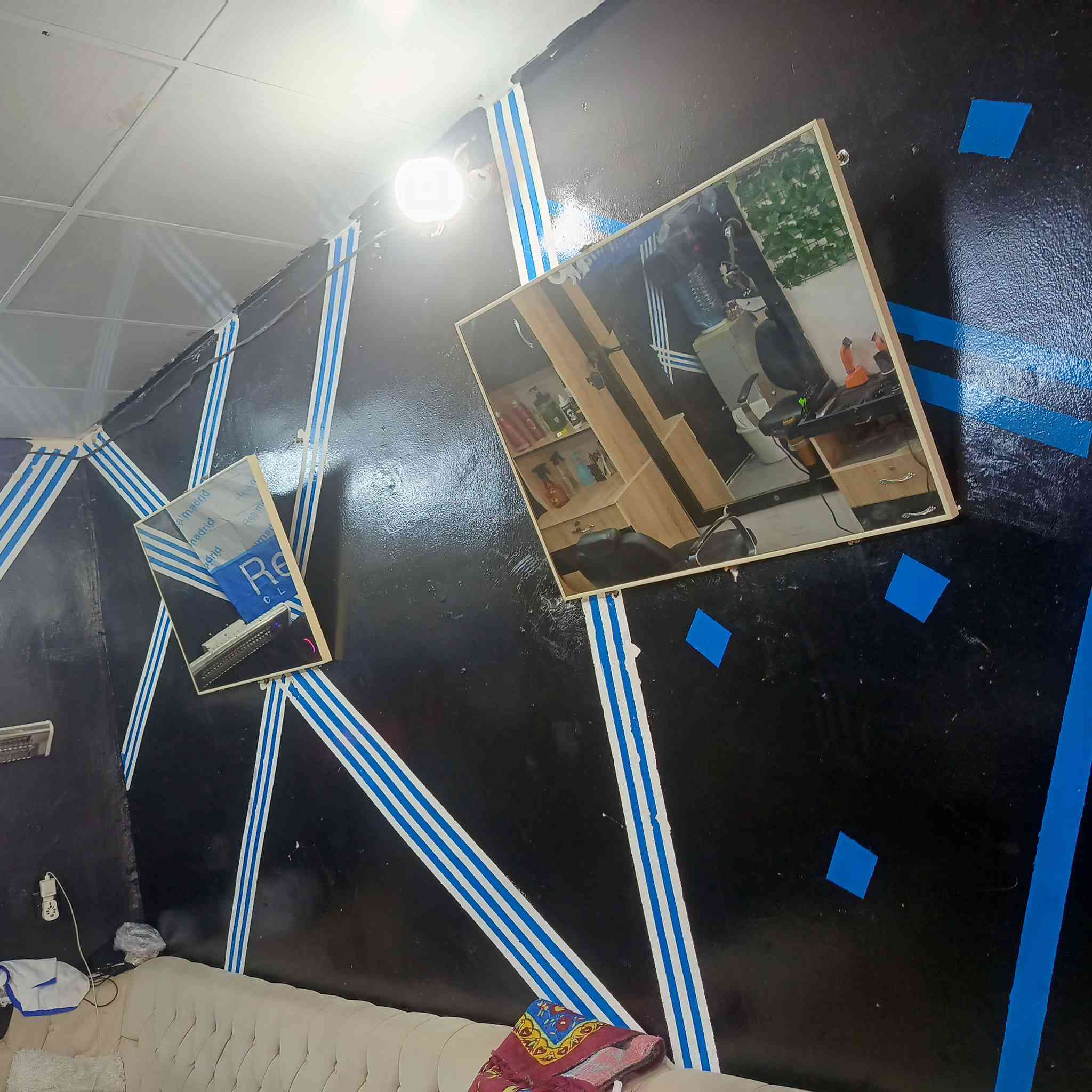 سلام عليكم اخوان محل حلاقه كامل مكمل ما بيه اي نقص  وشغله خير من الله تريد تبقه بل محل تريد اخذ غراض +جام خانه هم للبيع مكاني كركوك حي النصر سعر خاص


**إذا كنت صاحب هذا الإعلان وتريد حذفه لأي سبب، رجاءا أرسل رسالة إلى الدعم الفني**