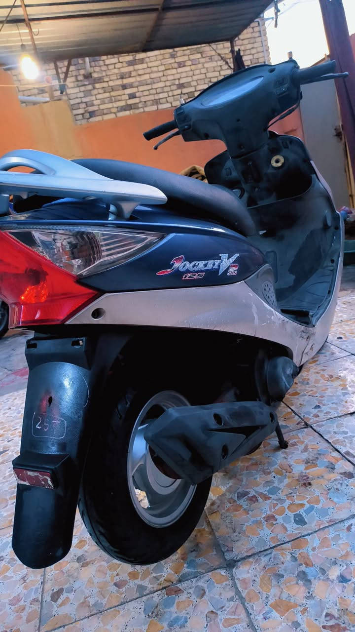 سلام عليكم دراجه(في تو) صار يومين طالعه من حاويه لون بحر كفاله عامه ماخذه بمليون واضح يمك كلشي بل وصل لا تكسر بسعرها دراجه خير من الله 🩵
***********
