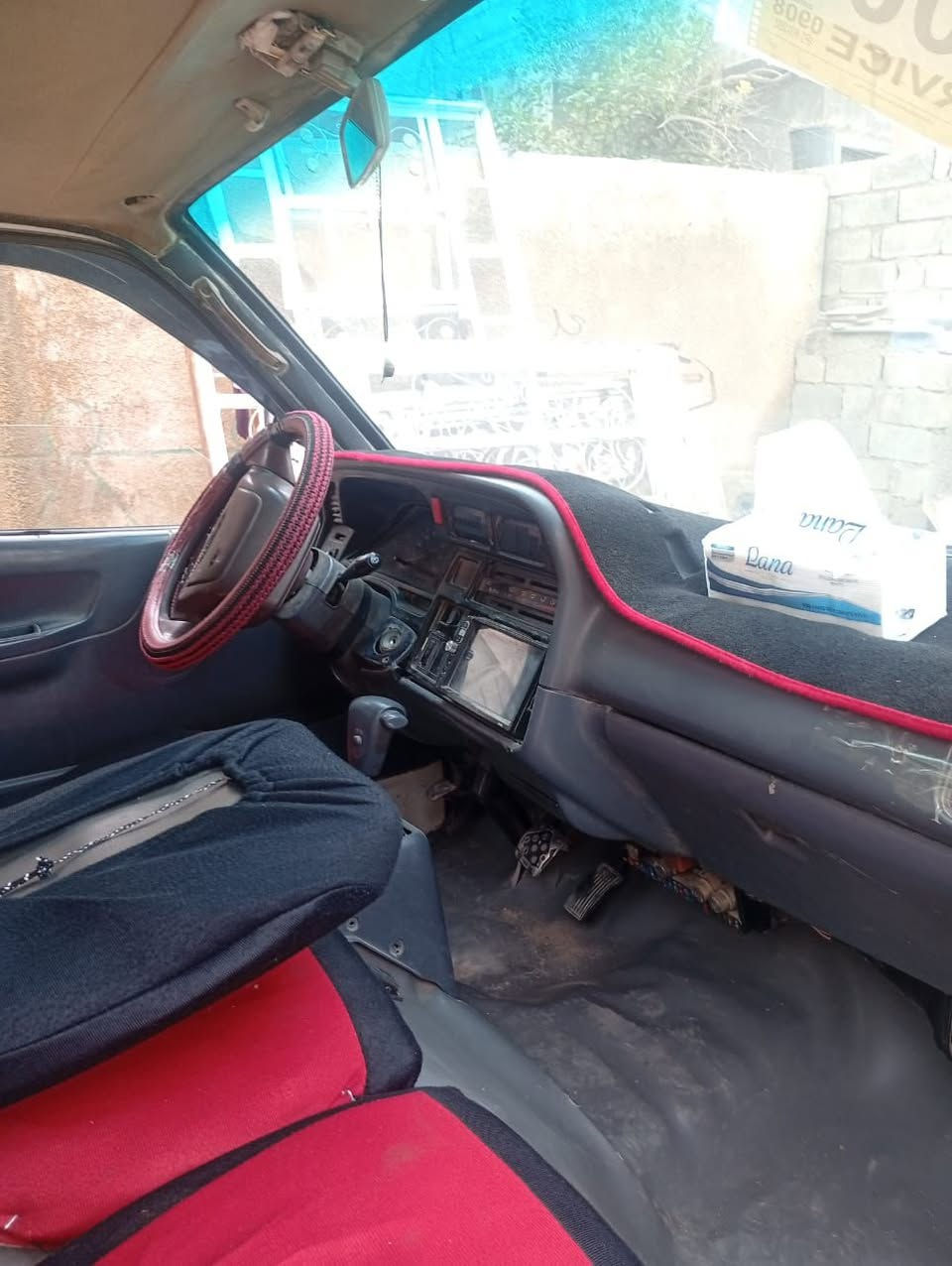 كيا بوز هايسه لبيع موديل ٩٢ رقم ديالى سنويه ساقطه صارله ٢٠يوم مكينه وكير ونجي اوتوماتيك ٦ سلندر لاصرف ولاتبخير تخم تاير مطلوبه هيئه ٣٦١ غرامات مروريه مليون و٣٥٠الف بدون ضربه ١١راكب لسعر مطلوب ب٢٧ورقه وبيه مجال بالسعر مكلف بالنشر ***********مكان سياره ناحية بهرز بيع او مراوس بسياره حسب قناعه وشكرآ
