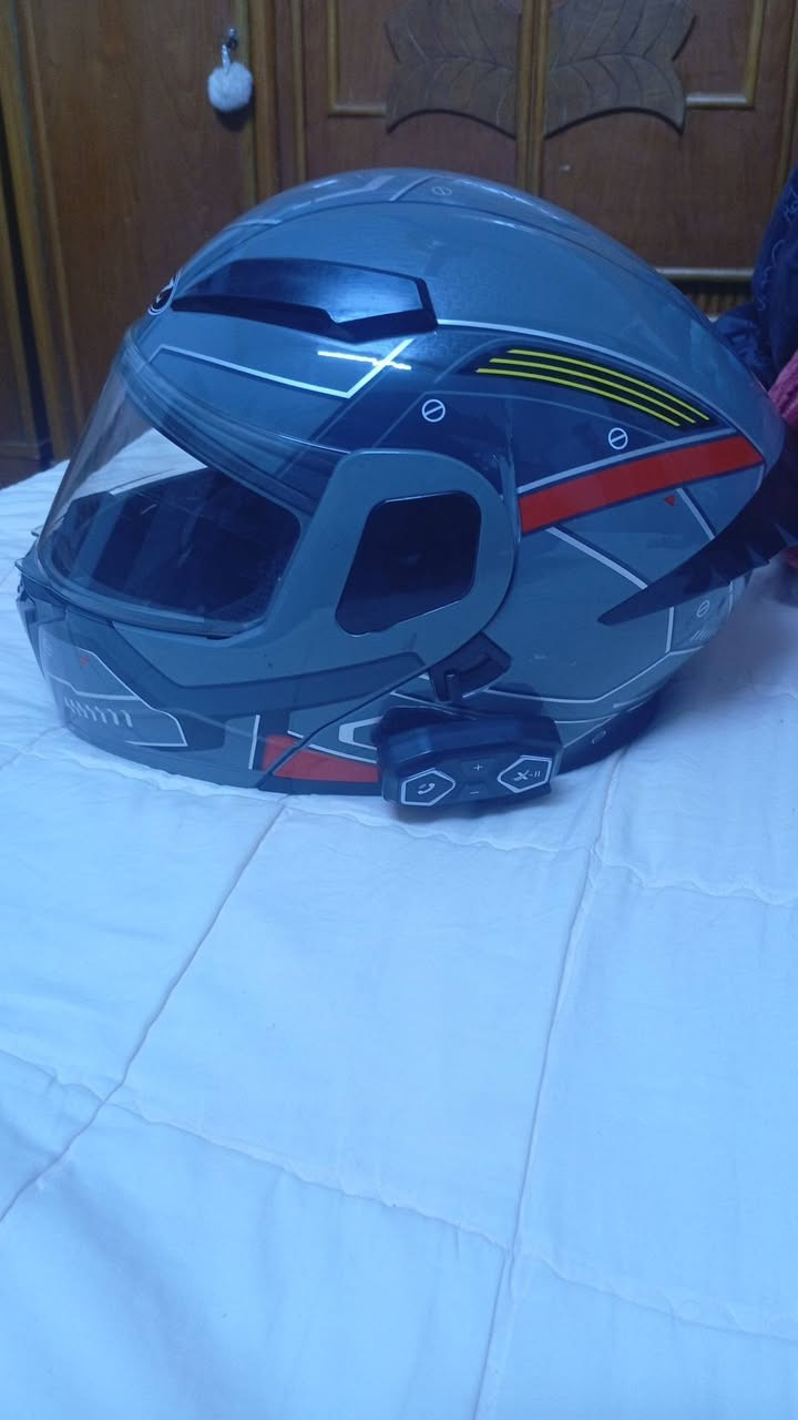 صندوك دليفري مربع +خوذه وياهة سماعتهة والمايك الصندوق قفله 70 الخوذة 45 الخوذة بيهة مجال
***********
