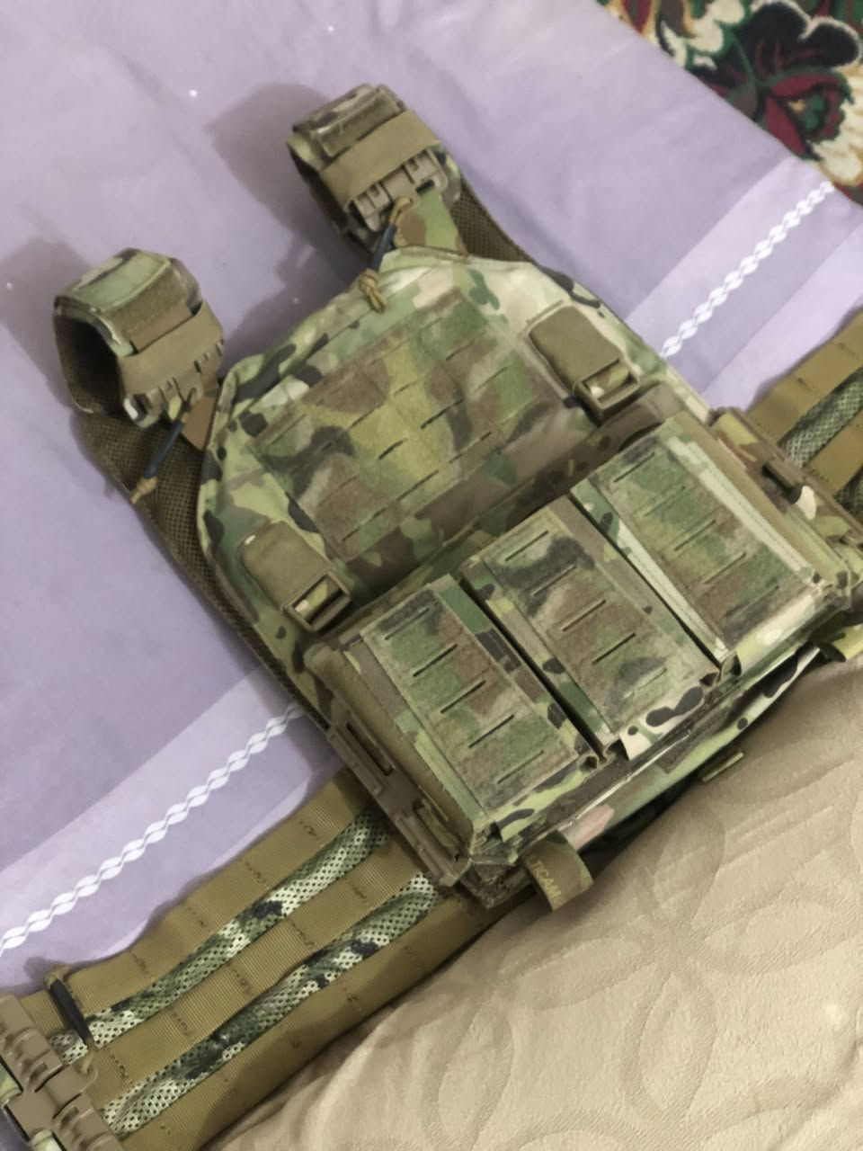 السلام عليكم
درع مولتكم اصلي امريكي  ومشلح للبيع او مراوس درع صحراوي اصلي ايمرسون الدرع جديد اسبوع واحد مستعمل


**إذا كنت صاحب هذا الإعلان وتريد حذفه لأي سبب، رجاءا أرسل رسالة إلى الدعم الفني**