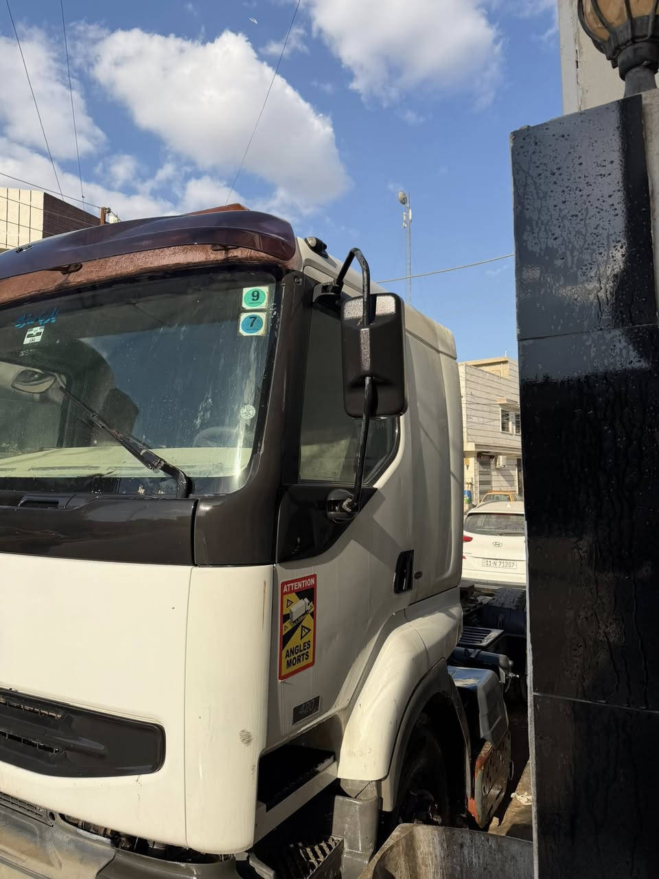 السلام عليكم رينو جاهزه اكفلها عشاير وسرقه  يرادلها ترتيب بسيط شغاله وجاهزه  السعر ٤٢ وبيها مجال ***********
