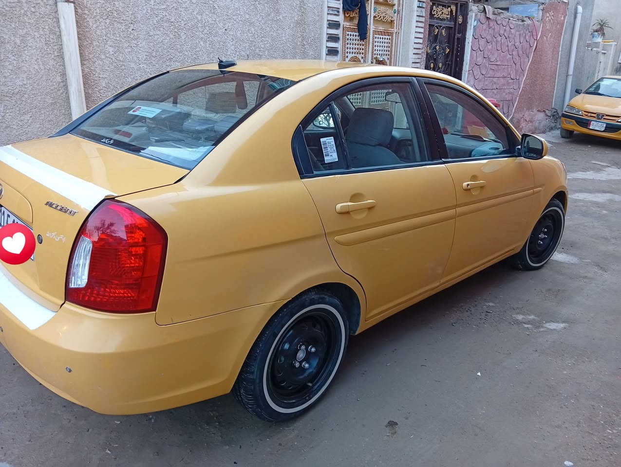 سلام عليكم اكسنت موديل 2010وارد امريكي سياره ليبل واحد كلها بيها ضرر باب الي وره النفر امبدل اصلي 
سياره صبغه اوله مكينا كير كبلايت شرط 
تخم تاير مصار سبوع مشدود صدر جديد تبريد تدفأ شغال
سياره كولها جاهزه مابيها نقص تحكمات 
وسياره احله من صور. مكانها بغداد حي اور 
سعرها 80وبيها مجال شي بصيط *********** اتصال و
وتساب
