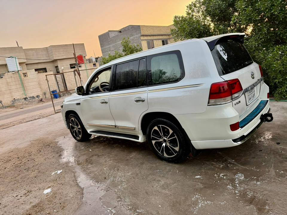 السلام عليكم لاند كروز البيع مديل 2008 محدثة 2021 داخل وخارجي مكفولة من الضربة و الكصة ولعيب الشرعي علمن انة السيارة بس محدثة مكفولة من الضربة مكينة 8 ستندر سيارة جاهزة كل نقص ما ببهة مواصفات السيارة فول واحد على واحد مكان السيار البصرة السعر 205 وبيهة مجال الاستفسار على هاذ الرقم *********** اخوان مكلف بنشر اتصلو بهاذ الرقم
