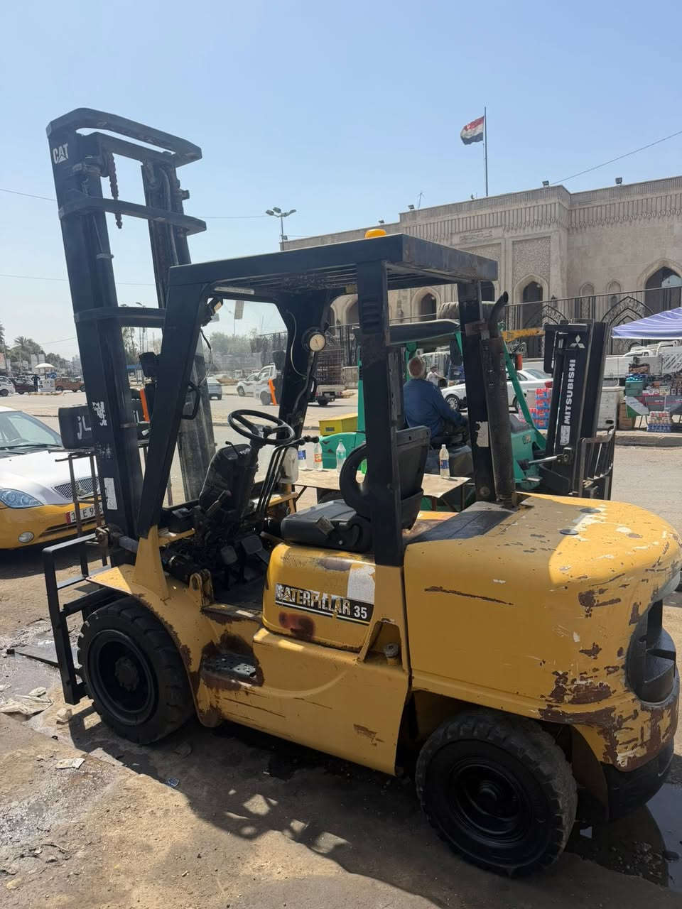 للبيع كتر 3 طن ونص 3 حركات جب عالي منفيس كاتي موديل 2005 رافعه بلاديه على وضع الشركة أي استفسار اتصل على الرقم ***********
