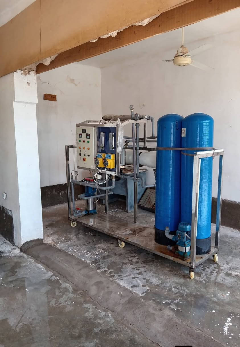 سلام عليكم
معمل تصفية مياه / للبيع 
 ايطالي الصنع  افضل نوعيه درجه اولى 
مع تانكيات عدد ٢  حجم التانكي الواحد 5000 لتر ....
المعمل يصفي بل ساعه الف لتر 
السعر 30 ورقه وبي مجال 
للاستفسار  الاتصال *********** او المراسله
