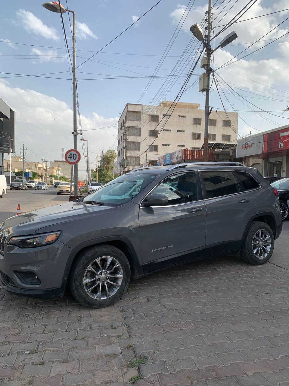 jeep cherokee  2020  
       
فوول دەبل اکسل ، بێ سلایت 
مەکینە ٦ پستۆن 3.6 کەپس 
ڕەقەم و سەنەوی نوێ 
ڕۆیشتن / 68 هەزار میل 
٦ پارچە سبوغ بێ ئێڕباگ 
جەمپێکی پێشی هەیە 
کەمەک بەدەنەی گرتیە 

نرخ / 119$
*********** أربيل, العراق
