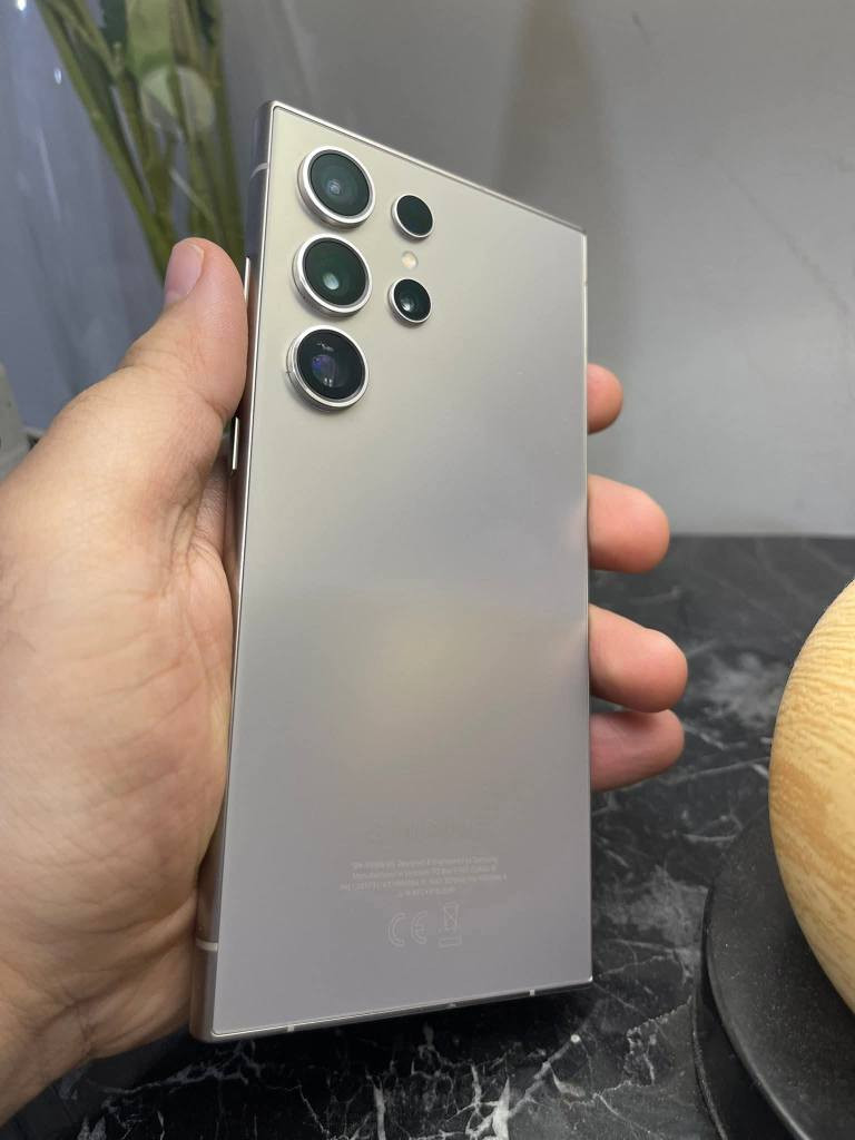 #ذاكـــرة_الف_كيكــا_واحـــد_تــيرا 
سامسونك s24 التــرا تيتانيوم  ذاكره 1 تــيرا عشوائيه 12  
للبيع او مراوس جهاز مكفول شرط الفحص
نضافه 100% الســعر مليون 150 الف 
 مكاني كربلاء *********** كربلاء, العراق
