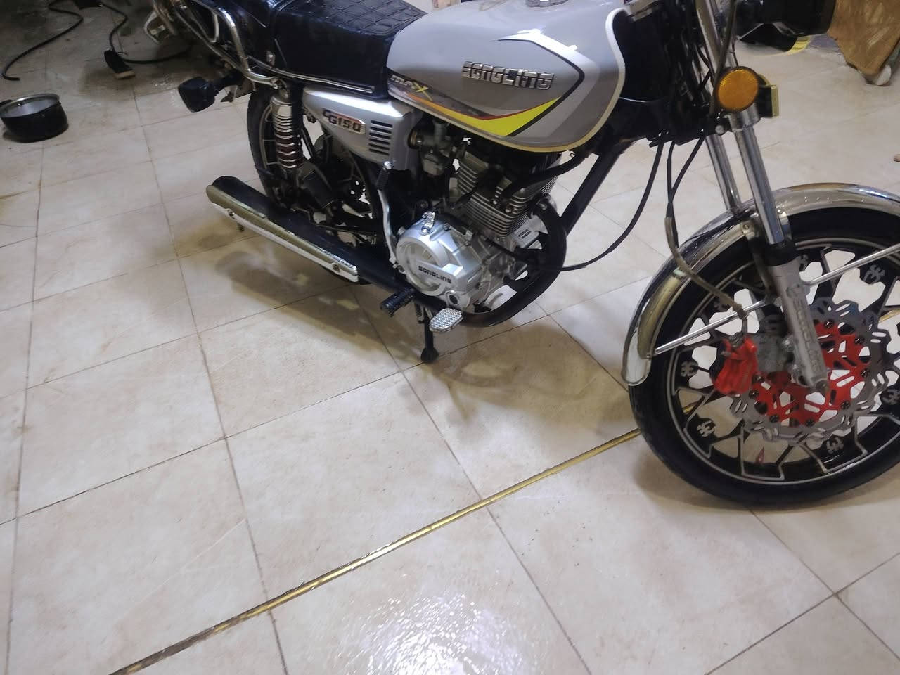 السلام عليكم  دراجه للبيع مديل 24 بغداد  وحده 

السعر 750وبيه مجال 

واسط العزيزية 
***********

ملاحضه عوزه ترتيب بصيط
