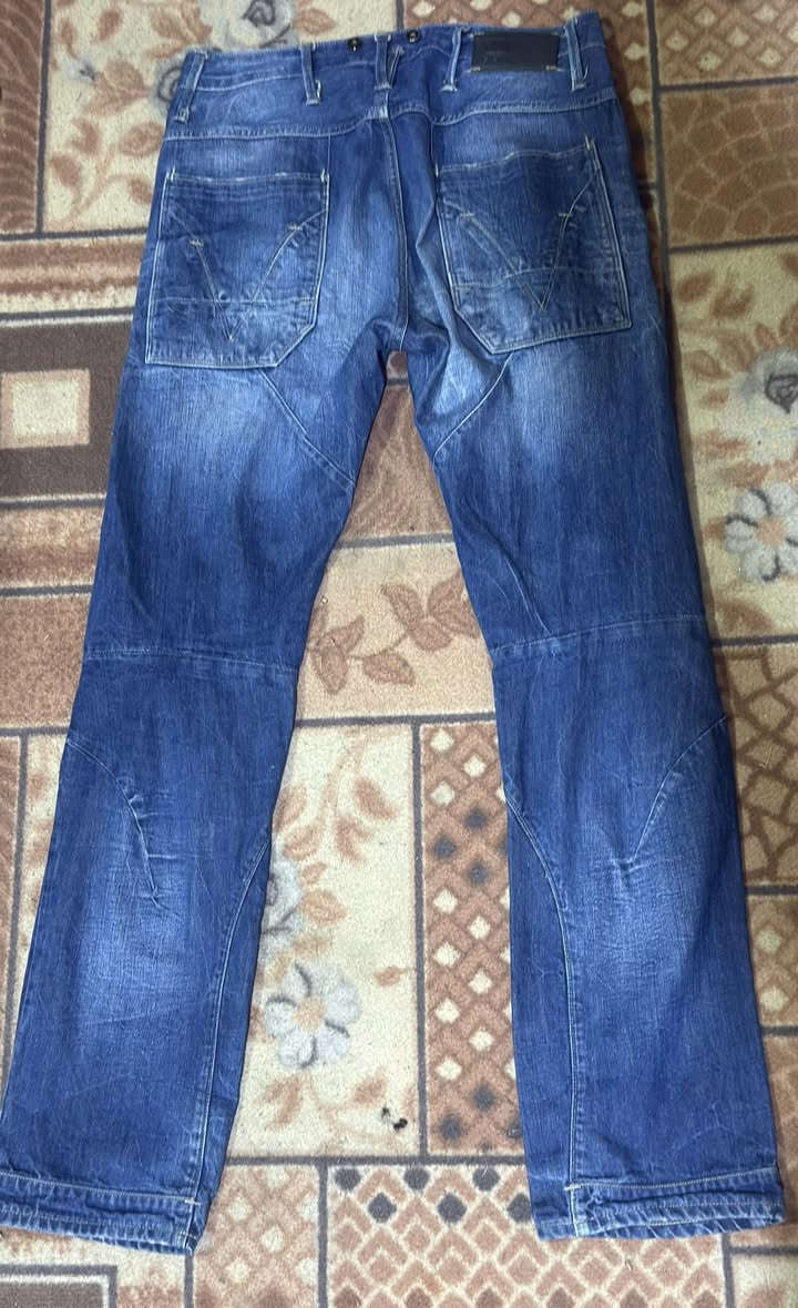 السلام عليكم
جي ستار  جينز اصلي قياس ٣٣
نظافة ١٠/١٠
قباس ٣٢
السعر ٢٠


**إذا كنت صاحب هذا الإعلان وتريد حذفه لأي سبب، رجاءا أرسل رسالة إلى الدعم الفني**