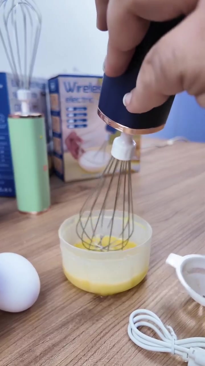 ✨ محضرة طعام 2 في 1!

🥚 تخفق البيض والكريمة في ثوانٍ.

🥗 وتفرم الخضار بسرعة رهيبة.

⚡ محرك قوي وأداء مثالي يوميًا.

🔋 لاسلكية وتتشحن بـ USB.

🎁 ملحقات متعددة: خافق + وعاء + أداة فصل البيض.

👌 جهاز واحد يغنيك عن أدوات كثيرة في المطبخ!


**إذا كنت صاحب هذا الإعلان وتريد حذفه لأي سبب، رجاءا أرسل رسالة إلى الدعم الفني**