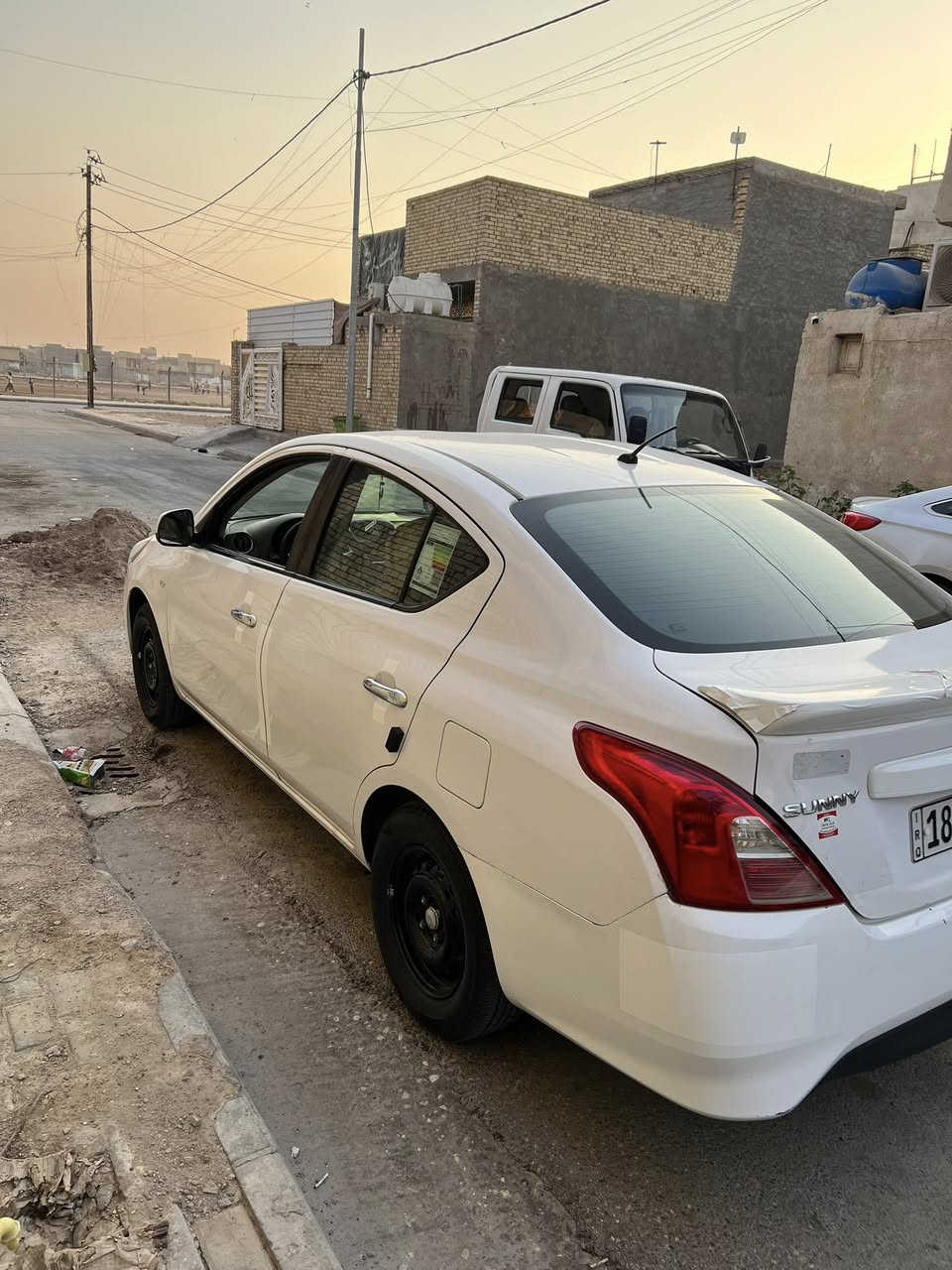 السلام عليكم 
نيسان سني هندي بليته زركه
موصفات السني معرفه 
بسمي تحويل ثاني يوم 
موديل 18 ماشيه 70 سياره خير من الله 
محرك كير مكفولات 
سياره بيه قطعتين صبغ جاملغ وباب عكس السايق 
عنوان واسط الكوت مركز المدينه 
(مكلف بالنشر مامتواجد خاص)
***********
