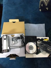 كاميرا سوني • جديدة ما مستخدمة • مع ملحقات