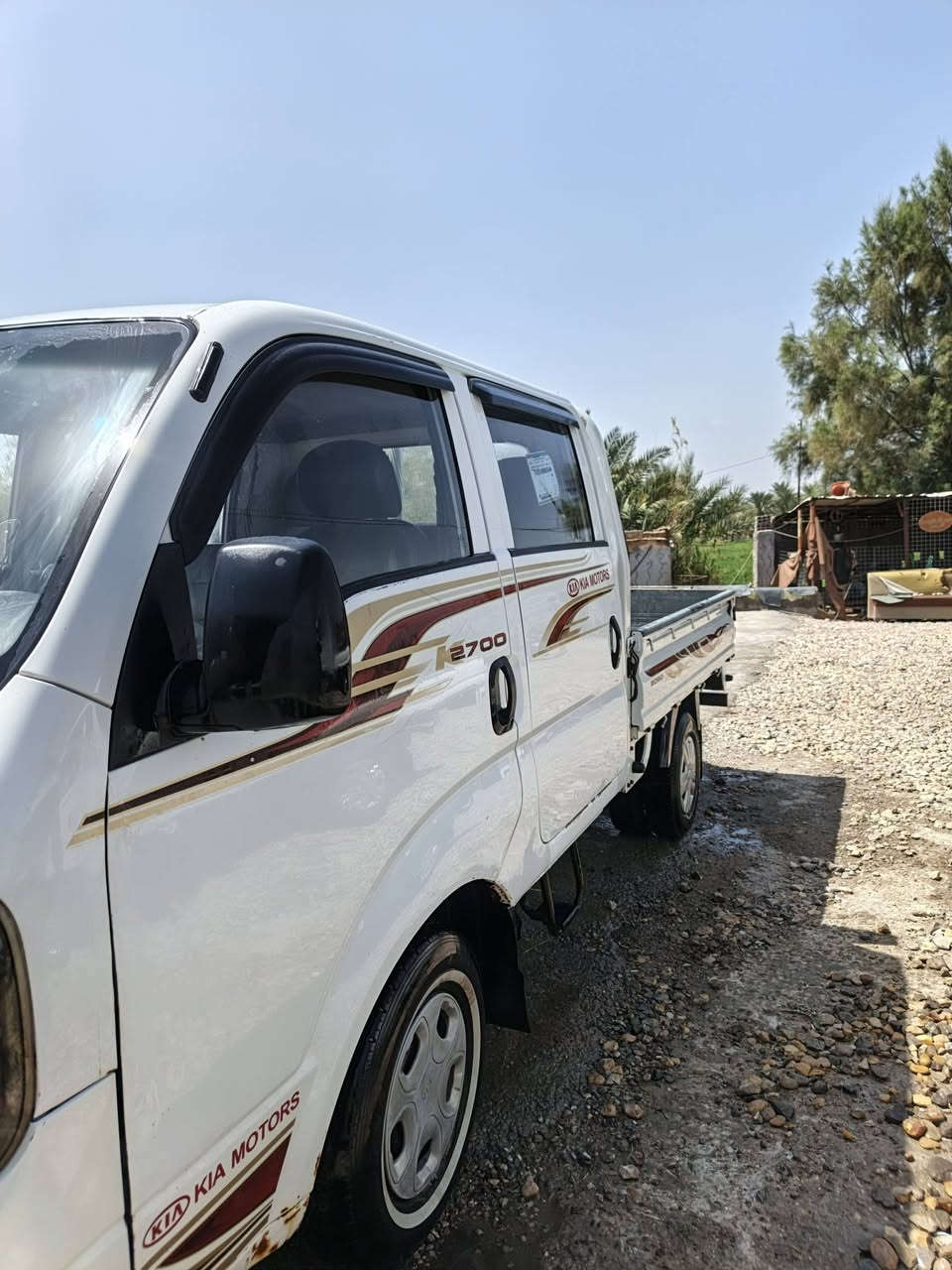 السلام عليكم كيا بنكو موديل ١٣ رقم واسط للبيع سياره نضيفه كير ومكينه وشاصي وحداديه مال جناي ماعدا بوش بلستيرن 
بسيط سنويه للا٢٠٢٩ 
***********
