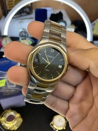 ساعة • للبيع