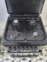 طباخ مصري • نظيف • فرنه شغال