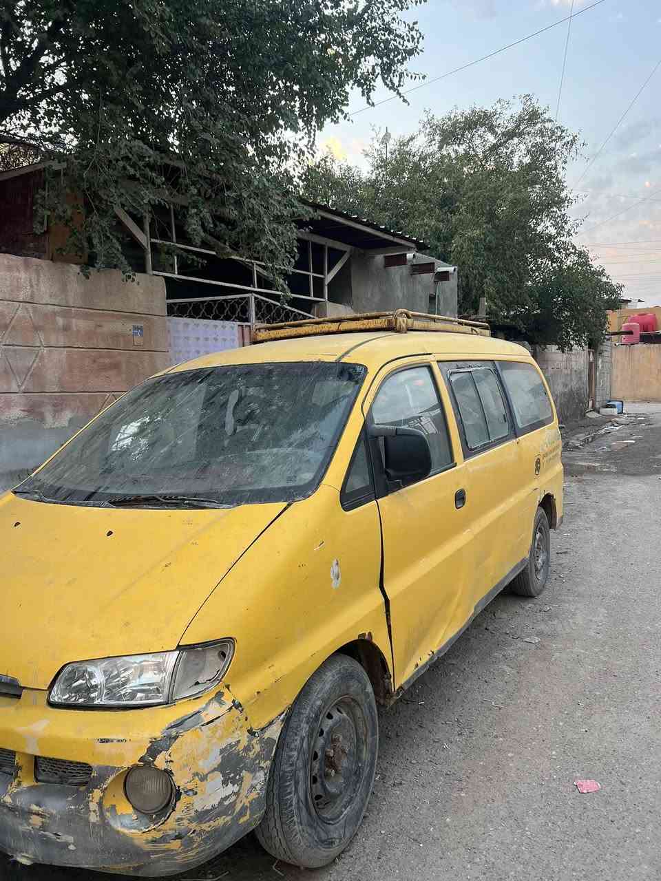 سلام عليكم من رخصه الادمن ستاركس موديل 2000صفره رقم بصره الماني باسمي كير وأكسل ما بيهن شي فقط المكينه بيها خيط تبخير بدون كشنات خلفيه فقط إماميه سعر 20وبيهه مجال مكاني بصره المعقل رقمي ***********
